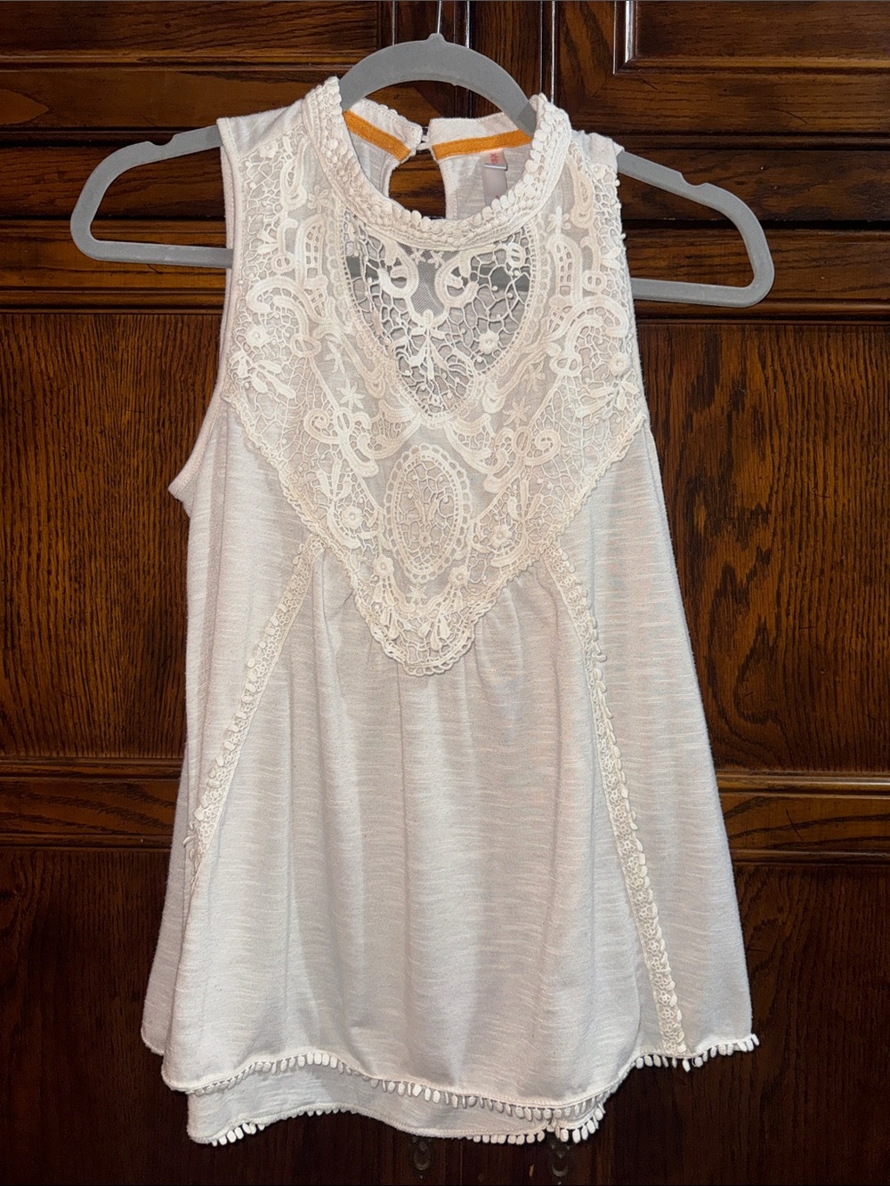 Xhilaration White Lace Yoke Sleeveless Camisole